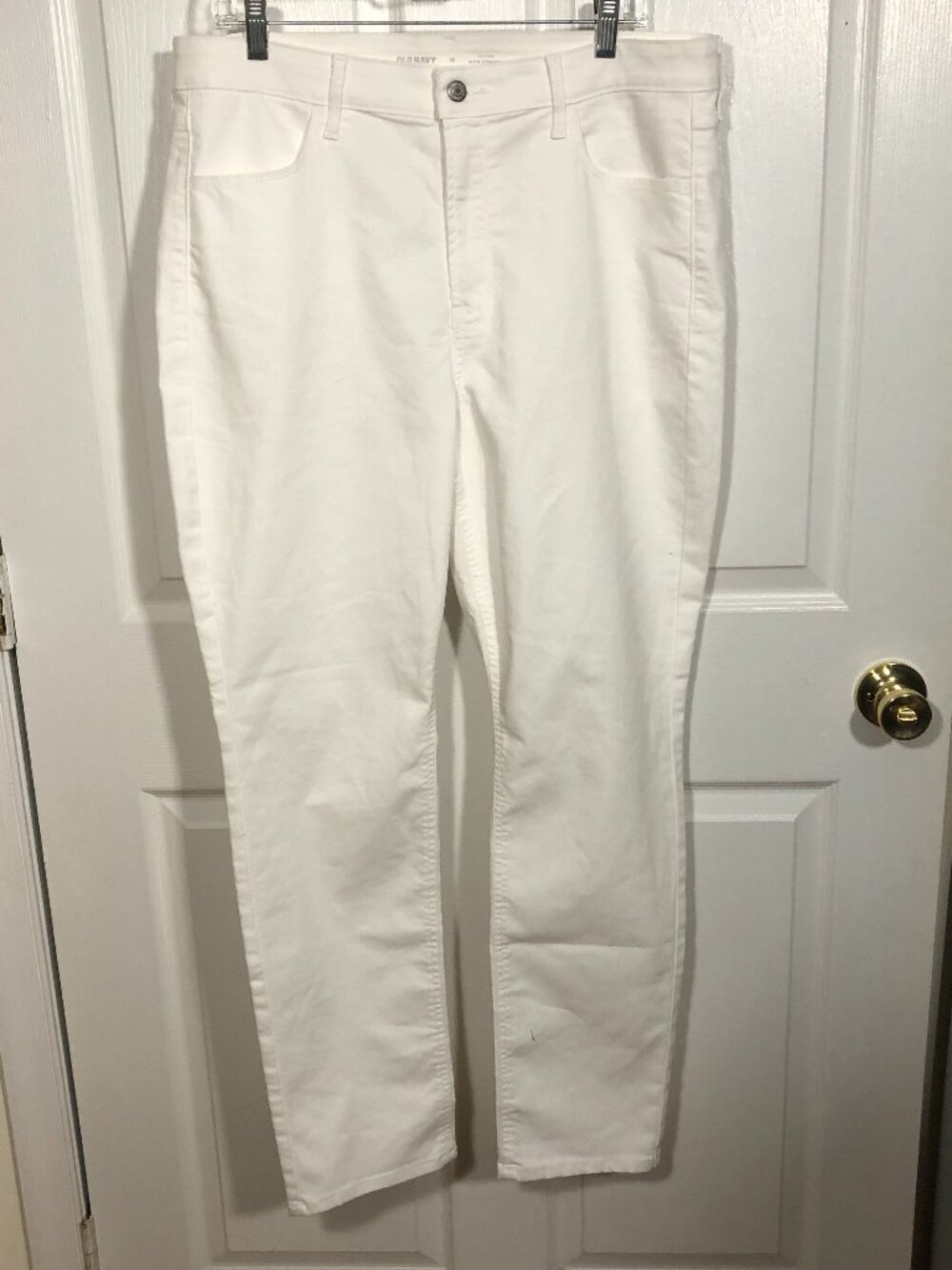 Old Navy women white Wow Straight pants, size 16